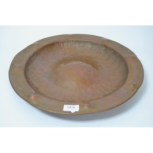 1476 - Beaten copper circular wall plate, 44cm diameter