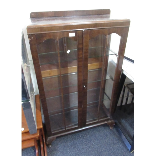 1609 - 1930's Mahogany two door display cabinet, with later glass shelves, on cabriole supports, 120cm high... 