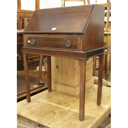 1476 - 20th Century mahogany bureau, with fitted interior and single drawer, on square chamfered supports, ... 