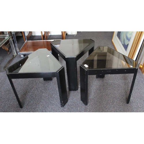 1501 - Set of three 1970's Porada Arredi stacking coffee tables, with smoke glass inserted tops