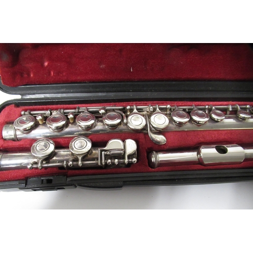 254 - Yamaha silvered metal flute, in a fitted case