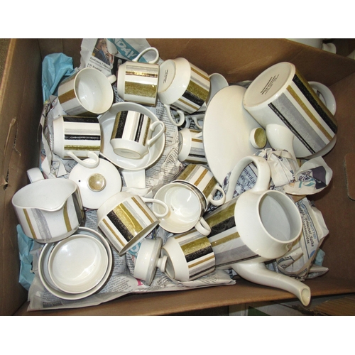 382 - Box containing a collection of Midwinter Queensbury pattern dinner and coffee ware