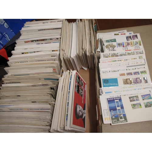 163 - Large quantity of loose First Day postal covers