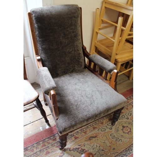 1789 - Edwardian walnut drawing room armchair, together with two pairs of Continental oak side chairs