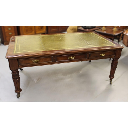 1836 - 19th Century Maple and Co mahogany partner's table, with a green tooled leather inset moulded top ab... 