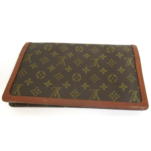 64 - Louis Vuitton, Pochette Dam GM clutch bag