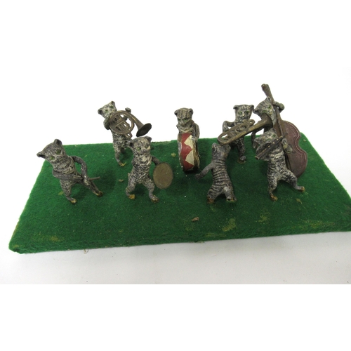 84 - Viennese cold painted spelter eight piece cat band