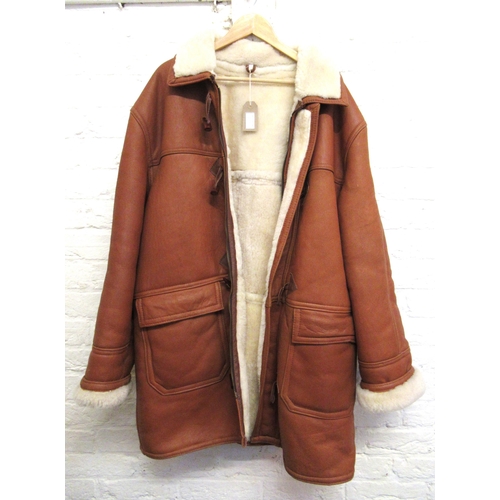 29 - Gentleman's sheepskin and leather coat, size XXL