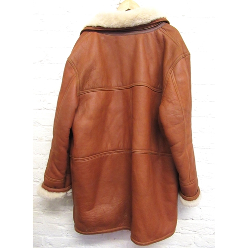 29 - Gentleman's sheepskin and leather coat, size XXL