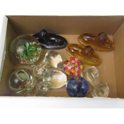 592 - Small group of various glass paperweights and an Art Deco glass figure of a nude female