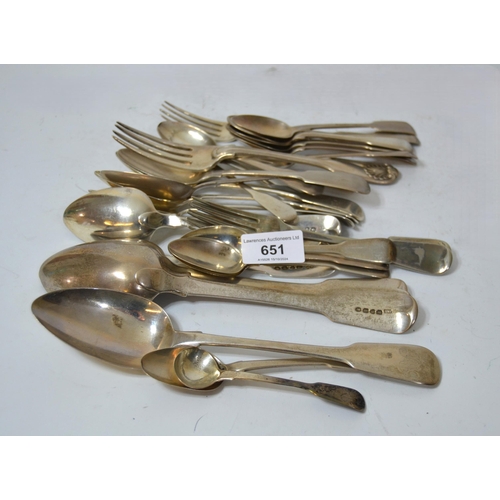 651 - Mixed quantity of mainly 19th Century silver Fiddle pattern flatware, 39oz t