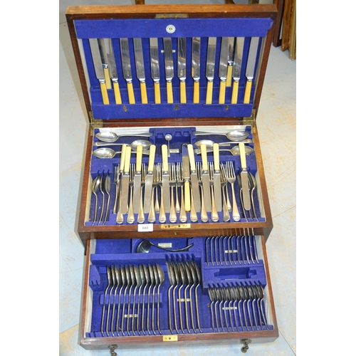 680 - Oak cased Old English pattern plated canteen of cutlery