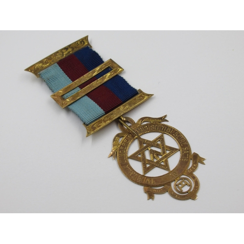 712 - 9ct Gold Masonic jewel, 12.5g gross