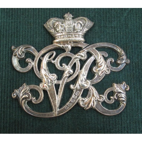 81 - Middlesex Rifle Volunteer Corps Victorian silver badge, hallmarked Birmingham 1888, together with tw... 