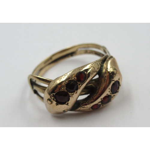 1115 - 9ct Gold serpent ring set garnets, size T, 4.2g