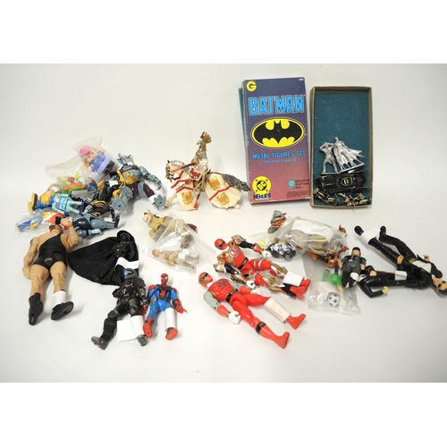 143 - Quantity of various 20th Century children's toy figures including Star Wars, Smurfs and many other a... 