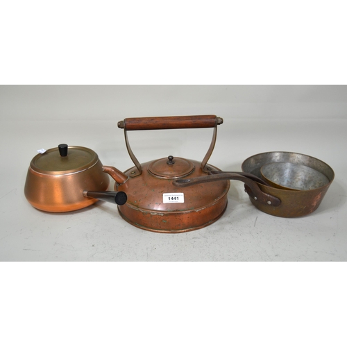 1441 - Copper and brass kettle, together with a small quantity of copper and iron handled cooking pans