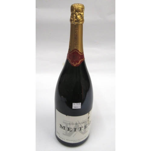 1523 - One bottle Moet & Chandon 2002 Champagne in a presentation box, together with one magnum of Meiter C... 