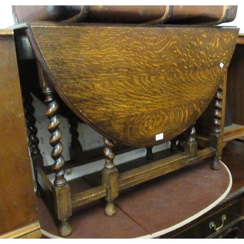 1670 - Early 20th Century oak drop-leaf gateleg table on barley twist supports