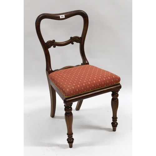 1825 - Set of eight good quality William IV / early Victorian rosewood dining chairs, the kidney shaped bac... 