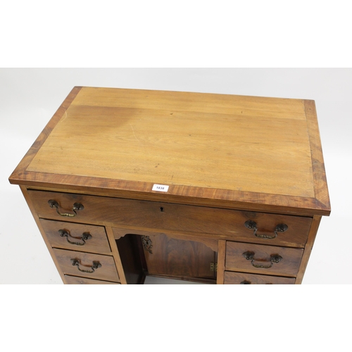 1838 - Early 20th Century mahogany kneehole desk in George III style, the crossbanded top above seven drawe... 