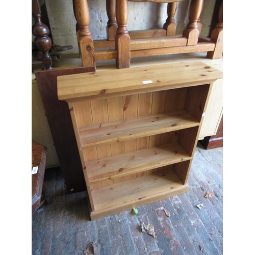 2039 - Small stripped pine open bookcase