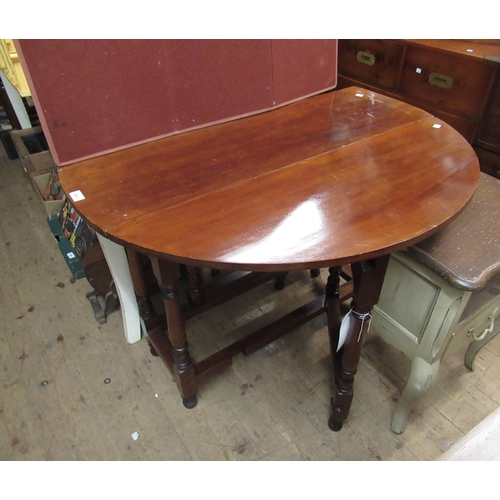 2041 - Early 20th Century mahogany gateleg dining table