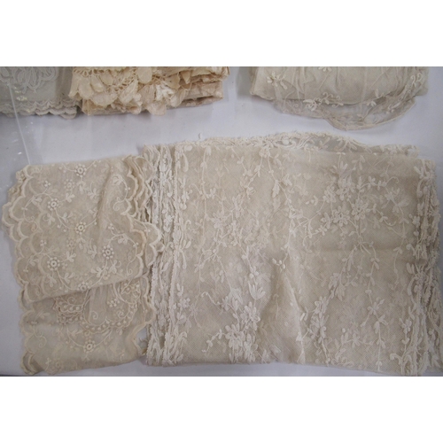 26 - Quantity of various 19th and 20th Century lace etc.