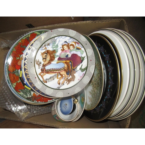 592 - Quantity of miscellaneous modern collector's plates