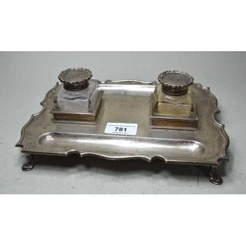 781 - London silver inkstand, 19oz t