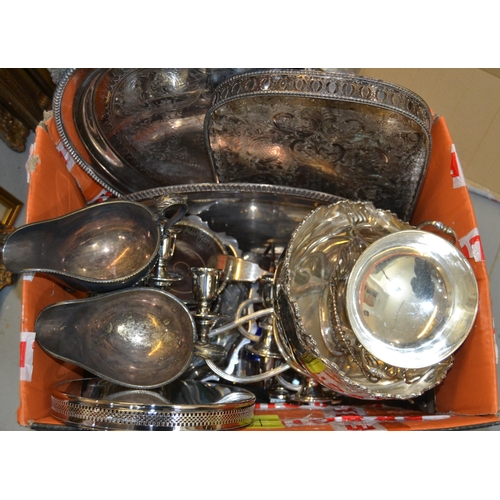 822 - Quantity of miscellaneous silver plated items