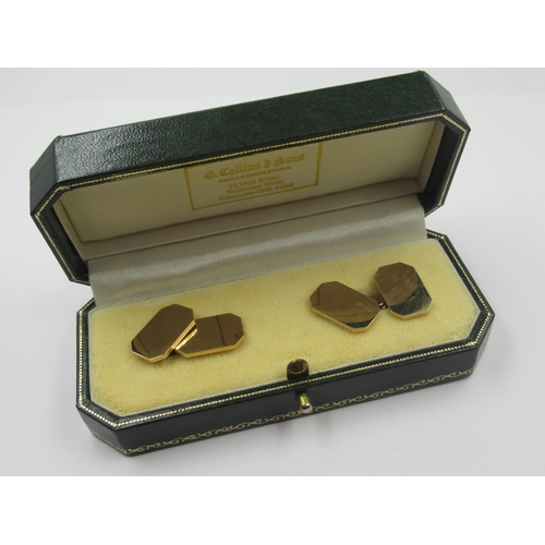 926A - Pair of 9ct gold cufflinks