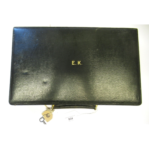 934 - Good quality leather jewellery case by Vickery, London, with Bramah lock