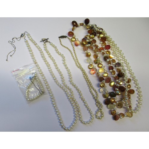 1077 - Bag containing a small quantity of various cultured pearl necklaces and a bracelet