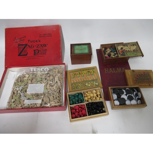 193 - Jaques ' New Game of the Parachute Top ' in original box, The New Game of Halma with original box an... 