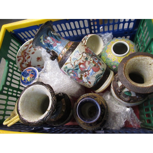 530 - Box containing a small quantity of mainly crackleware vases and other oriental items