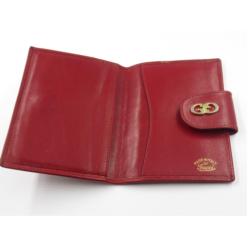 67 - Gucci, small leather wallet