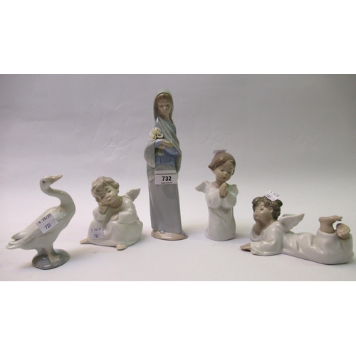 732 - Group of five various Lladro figurines, including cherubs