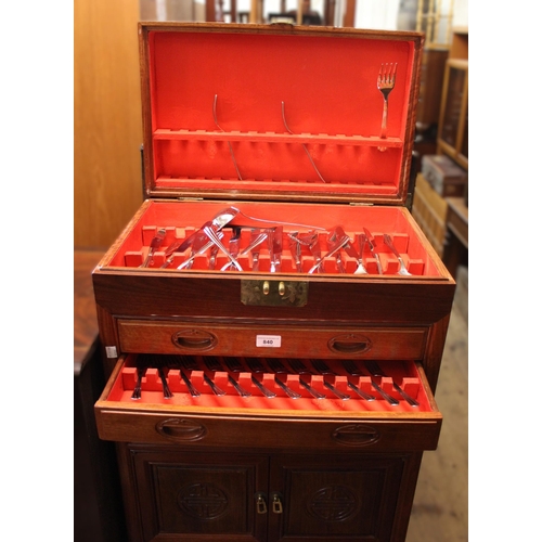 840 - 20th Century hardwood canteen cabinet with a hinged cover above four drawers and two cupboard doors ... 