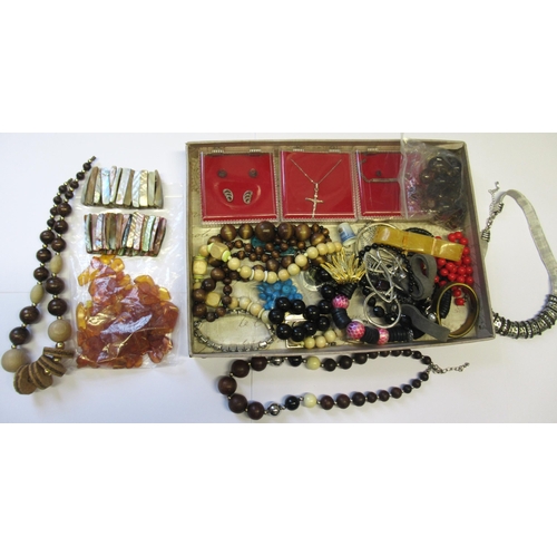 906 - Quantity of various costume jewellery