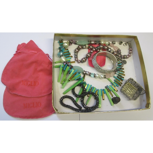 906 - Quantity of various costume jewellery