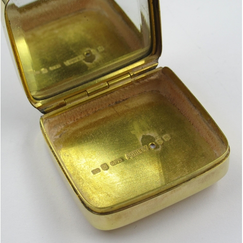 912 - Fine quality 15ct yellow gold compact, the cover decorated with a miniature head and shoulder portra... 