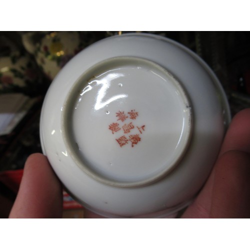 622 - Small Chinese porcelain teapot (minus cover), small Japanese circular saucer dish, quantity of Japan... 