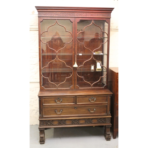 1763 - George III Chippendale style mahogany display cabinet, the quatrefoil glazed twin panel doors enclos... 