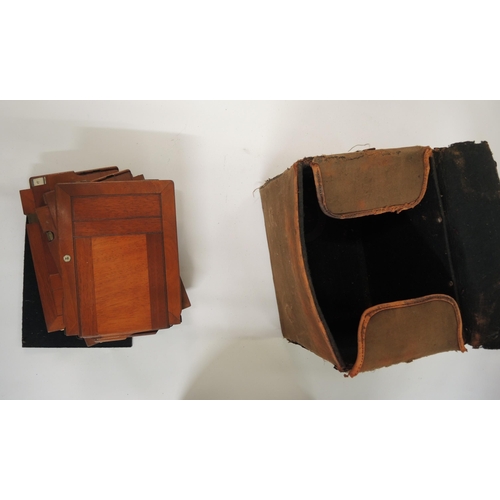 304 - Early 20th Century mahogany and brass plate camera in fitted case