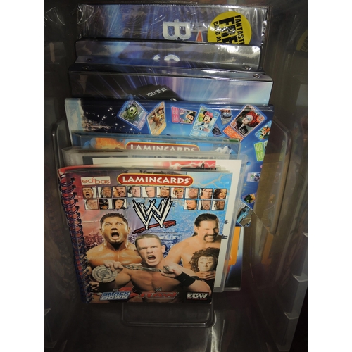 371 - Large box containing Doctor Who, WWE and Looney Tunes cards