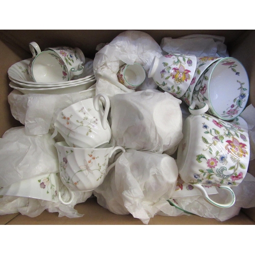 519 - Royal Doulton, Larchmount pattern tea service, together with a Wedgwood alpine pink part dinner serv... 