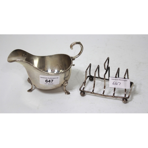 647 - Silver four division toast rack, dated 1900, and a silver helmet shaped gravy boat, dated 1913, 7oz ... 