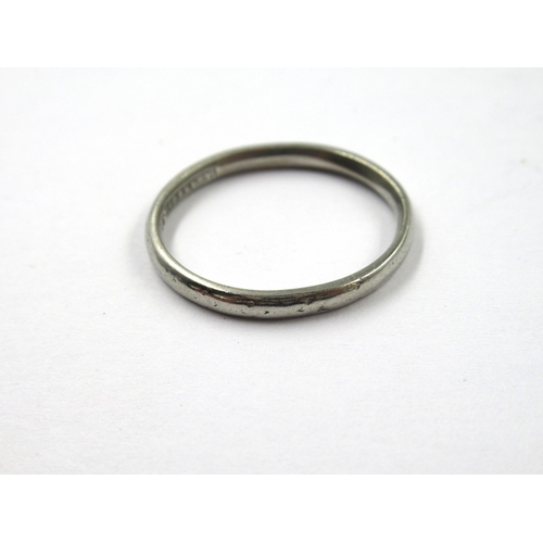 767 - Platinum wedding band, size 'L', 3.2g