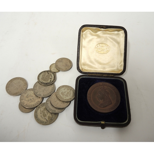 301 - Cased Victorian bronze 60th anniversary medallion, together with a small quantity of English coinage